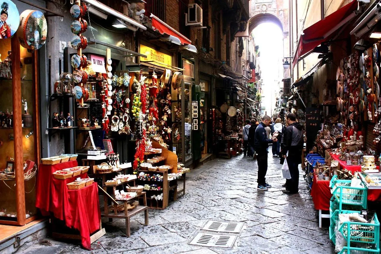 Casa Dell\'Antico Teatro Di Neapolis Nel Centro Storico Di Napoli contacts